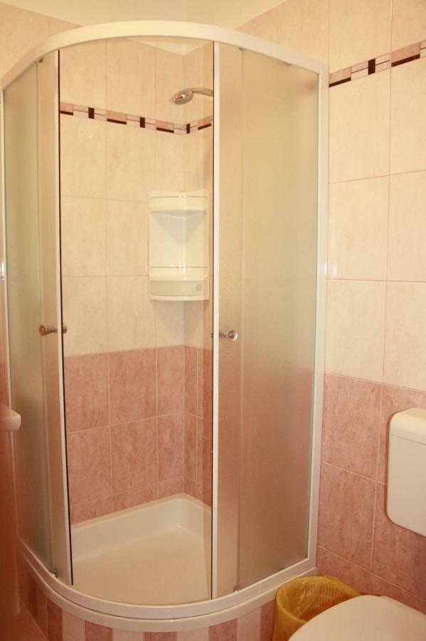 Guesthouse Matusan'S Place Banjol Bagian luar foto