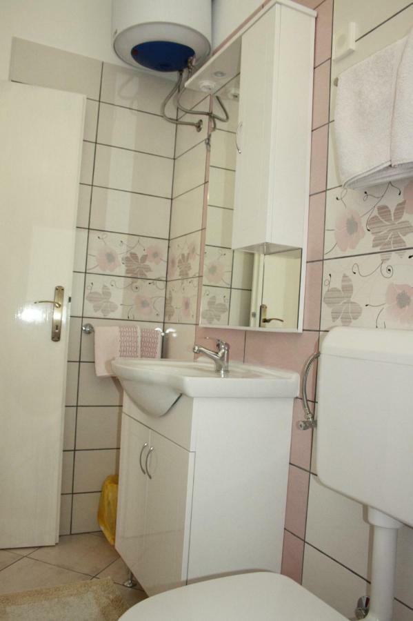 Guesthouse Matusan'S Place Banjol Bagian luar foto